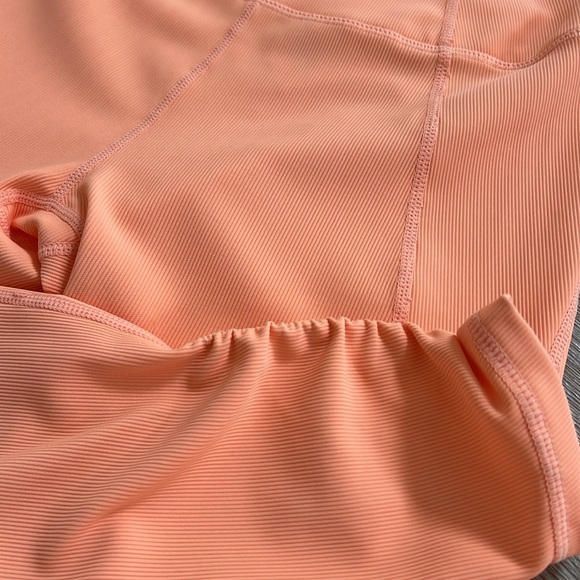 Wilo active 2 piece crop top and ribbed leggings set small - Picture 7 of 7